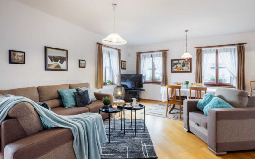 PRODÁNO – Krásný dům i chalupa 4+kk s bazénem