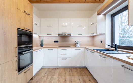 PRODÁNO – Krásný rodinný dům 4+kk se zahradou, 135 m2, Všestary