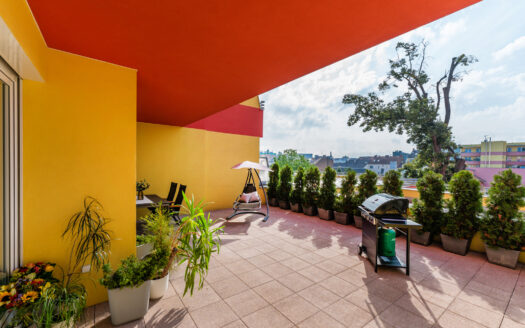 PRODÁNO – Byt 2+kk s obrovskou terasou v novostavbě, 105 m2, Benešov