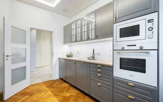 PRODÁNO – Luxusní atypický byt 2kk, 75m2, Vršovice, Praha 10