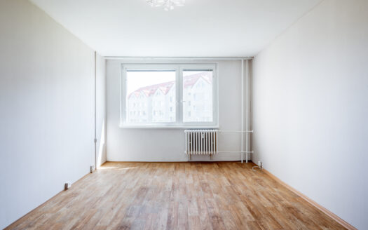 PRODÁNO – Prostorný byt 3+kk s balkonem, Újezd nad Lesy u Klánovic