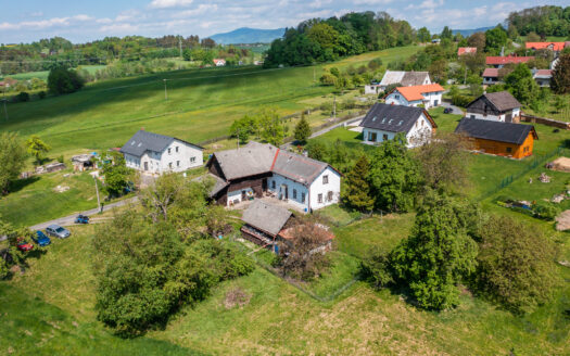 PRODÁNO – Zemědělská usedlost s obrovským pozemkem o ploše 3509m2, Turnov