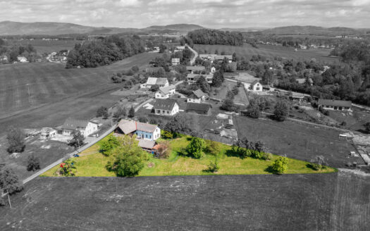 PRODÁNO – Zemědělská usedlost s obrovským pozemkem o ploše 3509m2, Turnov