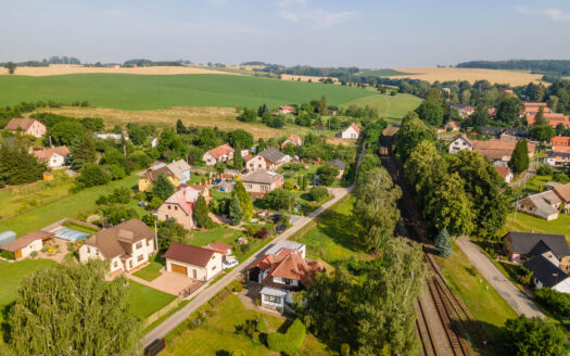 PRODÁNO – Velký rodinný dům 3+1 se vzrostlou zahradou u Benešova je ideálním adeptem na rekonstrukci