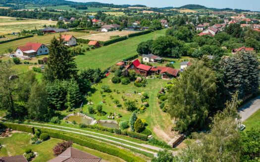 PRODÁNO – Rodinný dům s garáží v obci Sedlec-Prčice s rozlehlým pozemkem