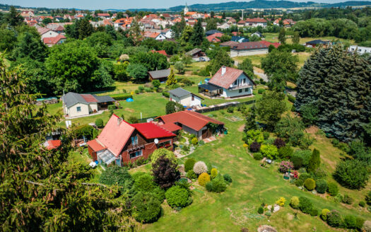 PRODÁNO – Rodinný dům s garáží v obci Sedlec-Prčice s rozlehlým pozemkem