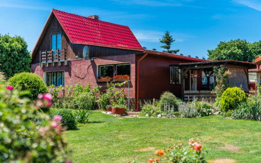 PRONAJMUTO – Rodinný dům s garáží v obci Sedlec-Prčice s rozlehlým pozemkem