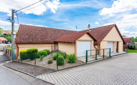 PRODÁNO – Pěkně zrekonstruovaný rodinný dům 5+1 s nádhernou zahradou, Okrouhlice