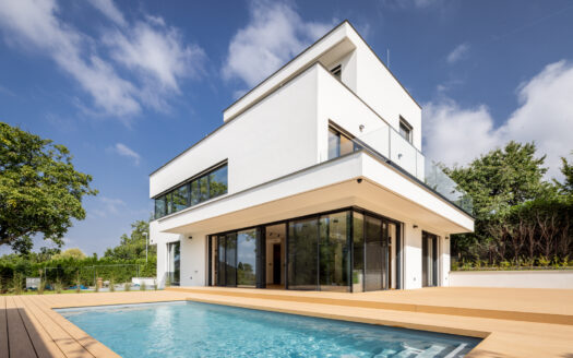 PRODÁNO – Zbrusu nová luxusní vila 7+kk v Říčanech, nejžádanější lokalitě Česka