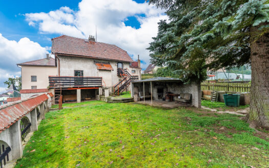 PRODÁNO – Rodinný dům 4+1 se zahradou v Senohrabech