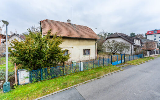 PRODÁNO – Stavební pozemek 800 m2 v Říčanech s možností postavit již naprojektovaný dům o 2 bytech