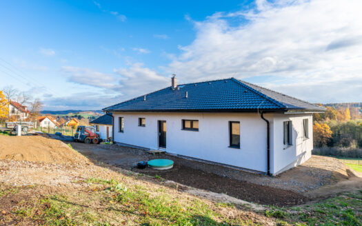 PRODÁNO – Nízkoenergetická novostavba rodinného domu 4+kk v Postupicích u Benešova