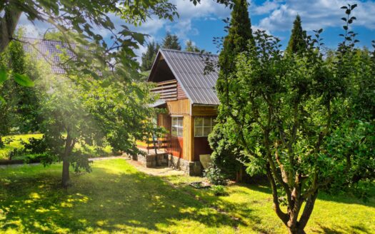 PRODÁNO – Rekreační chata v pražských Řeporyjích se zahradou