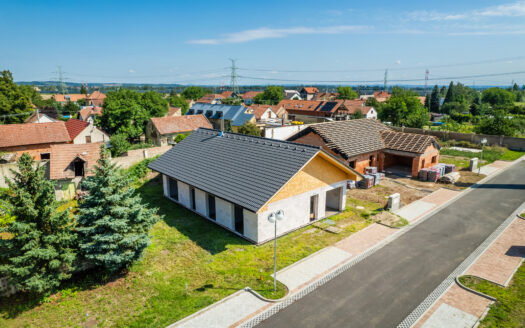NA PRODEJ – Krásný bungalov 4+kk, 139 m2, Všestudy