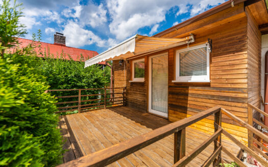 PRONAJMUTO – Celoroční chata s krásnou zahradou v přírodě, Louňovice