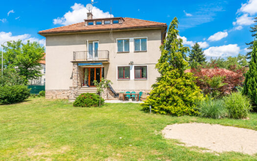 PRODÁNO – Ideální 1/2 domu s velkým pozemkem, Hodkovičky