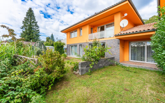 PRODÁNO – Ideální polovina rodinného domu 6+kk se zahradou, Stránčice