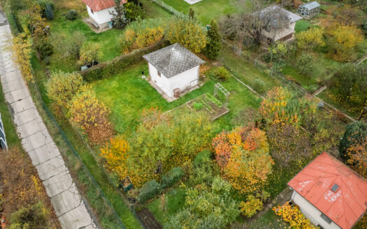 PRODÁNO – Chata s vlastním pozemkem, Praha