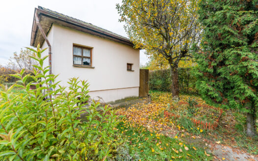 PRODÁNO – Chata s vlastním pozemkem, Praha