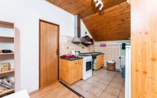 PRODÁNO – Rodinný dům 325 m², pozemek 919 m², Neveklov – Chvojínek